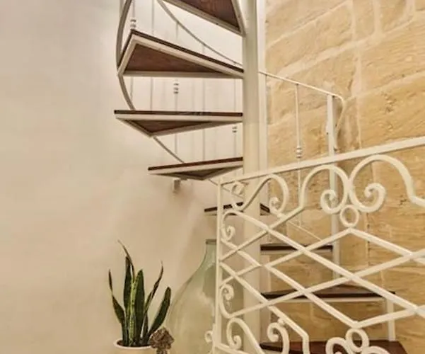 Myn Zondadari * Rabat